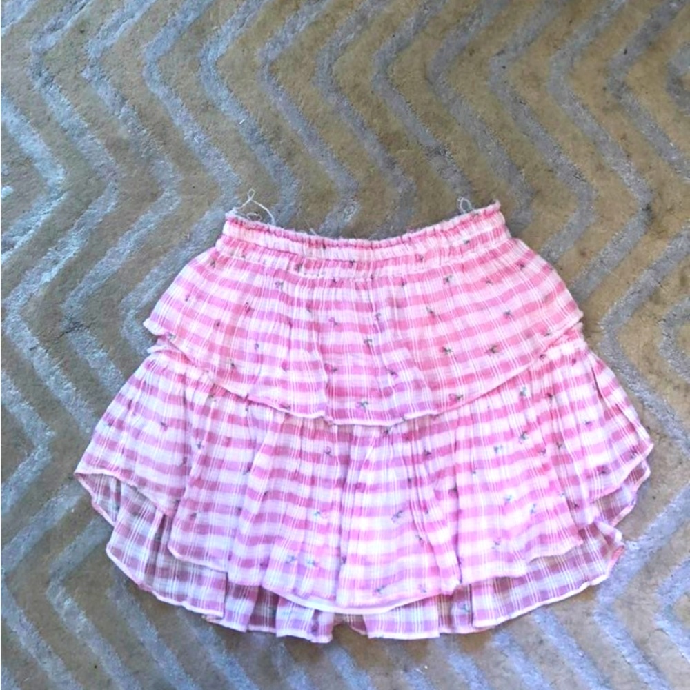 Pink LoveShackFancy mini skirt
Size small (would also fit Xs)